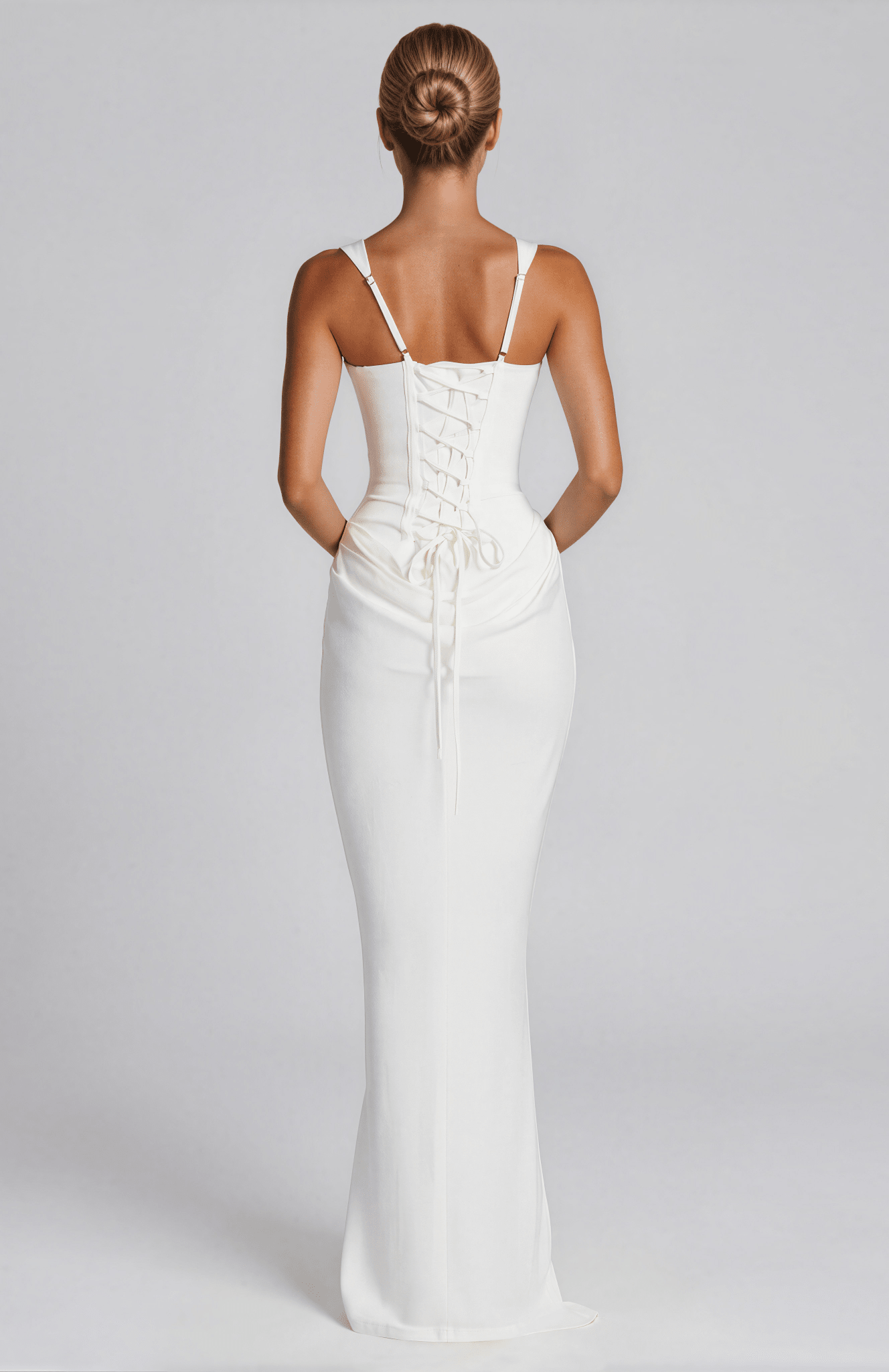 Laura maxi dress - 𝘽𝙖𝙨𝙞𝙘 𝙇𝙞𝙣𝙚