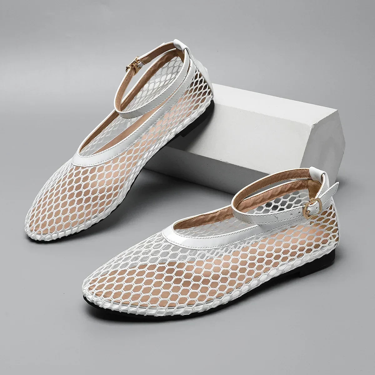 Or flat shoes