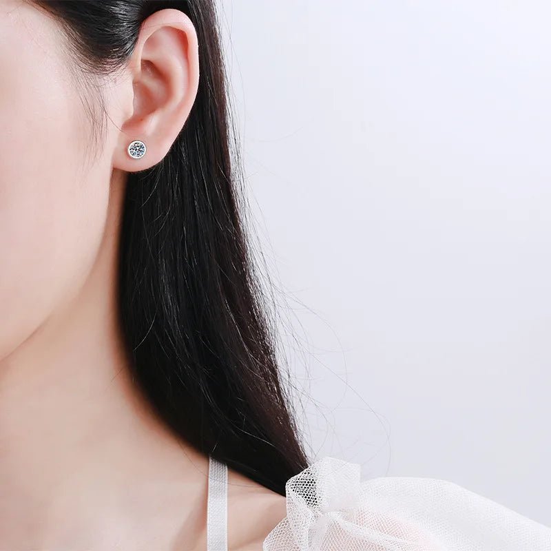 Round Moissanite earrings - 𝘽𝙖𝙨𝙞𝙘 𝙇𝙞𝙣𝙚