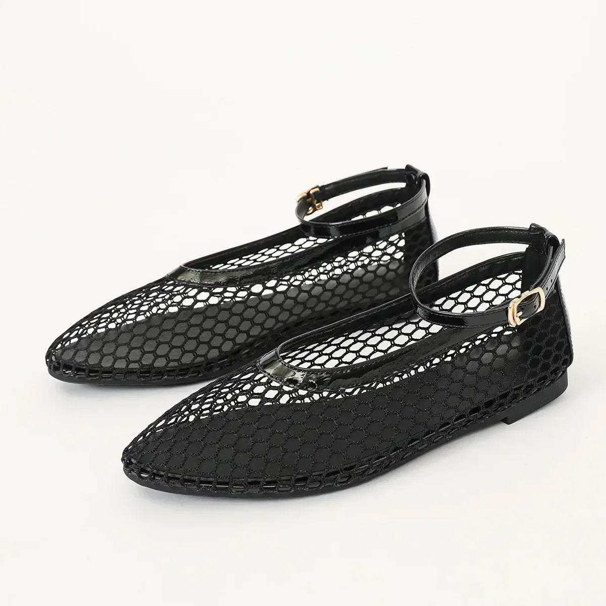 Or flat shoes