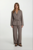 Yali suit