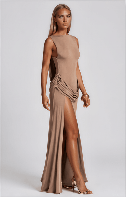 Ariana maxi dress - 𝘽𝙖𝙨𝙞𝙘 𝙇𝙞𝙣𝙚