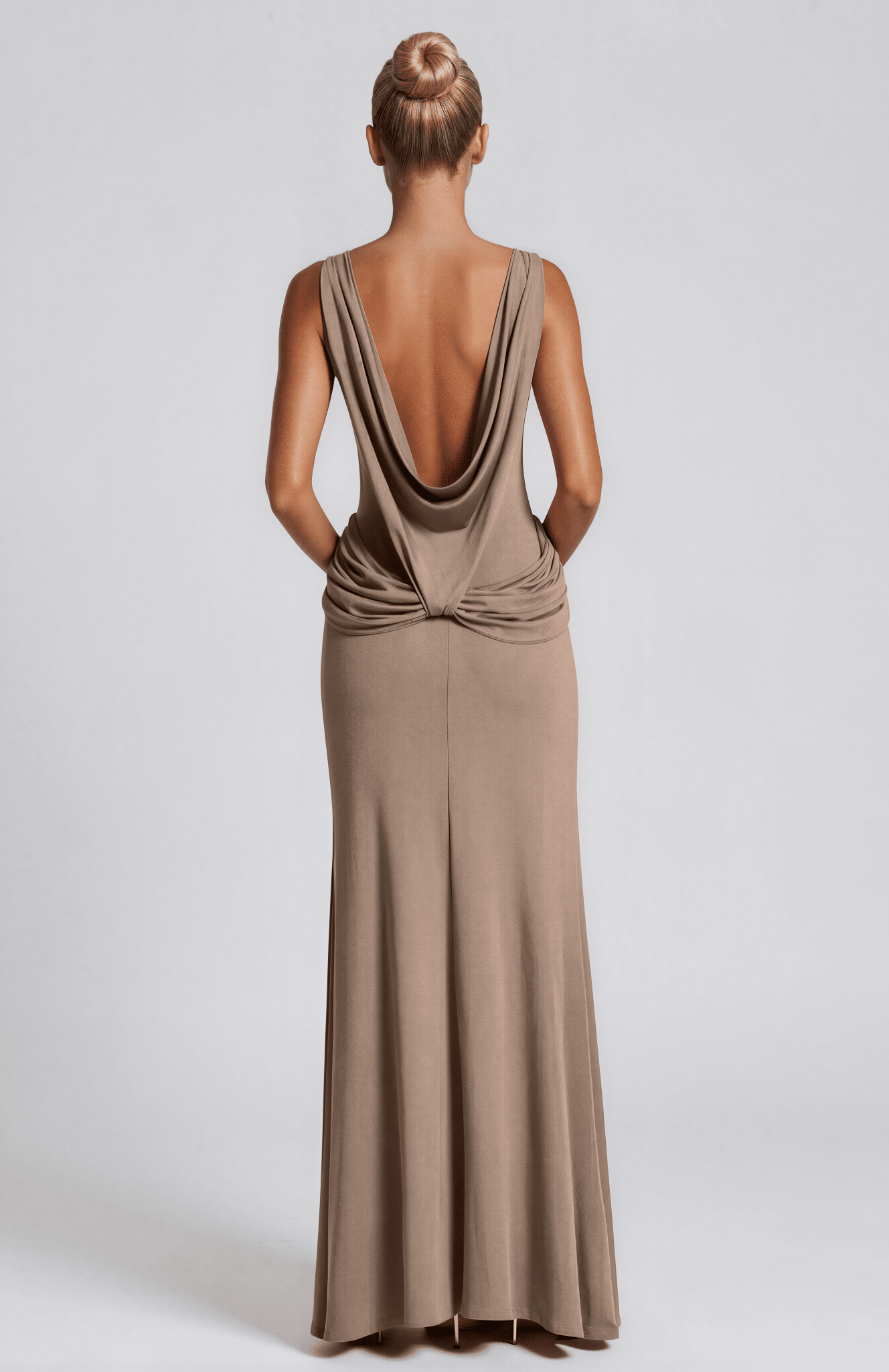 Ariana maxi dress - 𝘽𝙖𝙨𝙞𝙘 𝙇𝙞𝙣𝙚