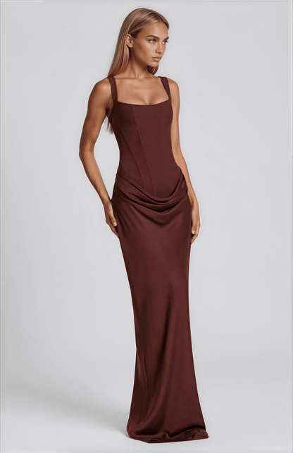 Laura maxi dress - 𝘽𝙖𝙨𝙞𝙘 𝙇𝙞𝙣𝙚