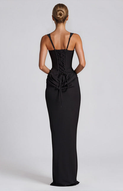 Laura maxi dress - 𝘽𝙖𝙨𝙞𝙘 𝙇𝙞𝙣𝙚
