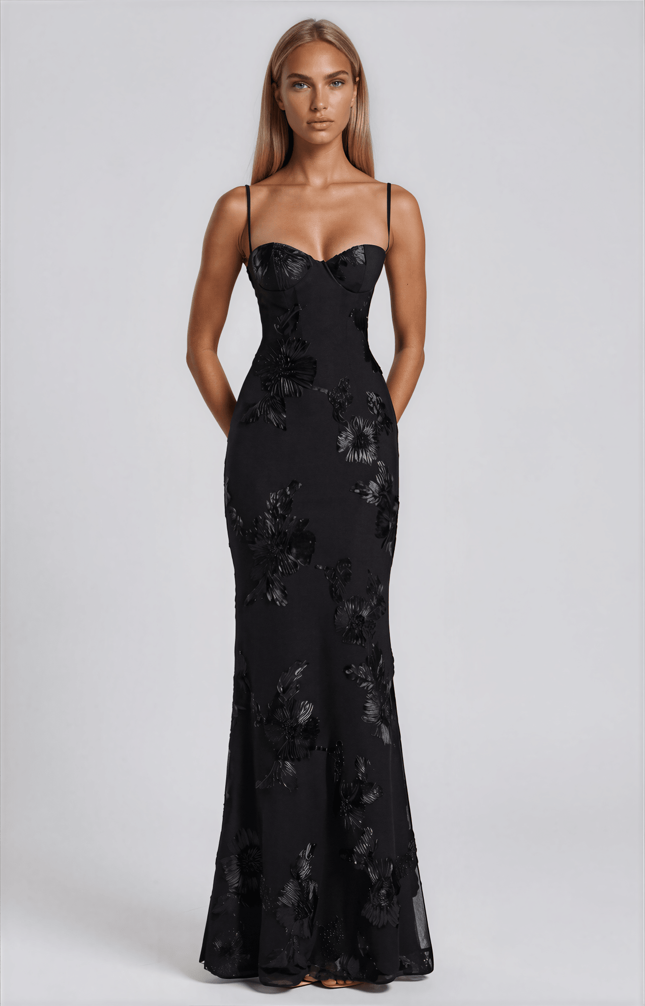 Semi maxi dress - 𝘽𝙖𝙨𝙞𝙘 𝙇𝙞𝙣𝙚
