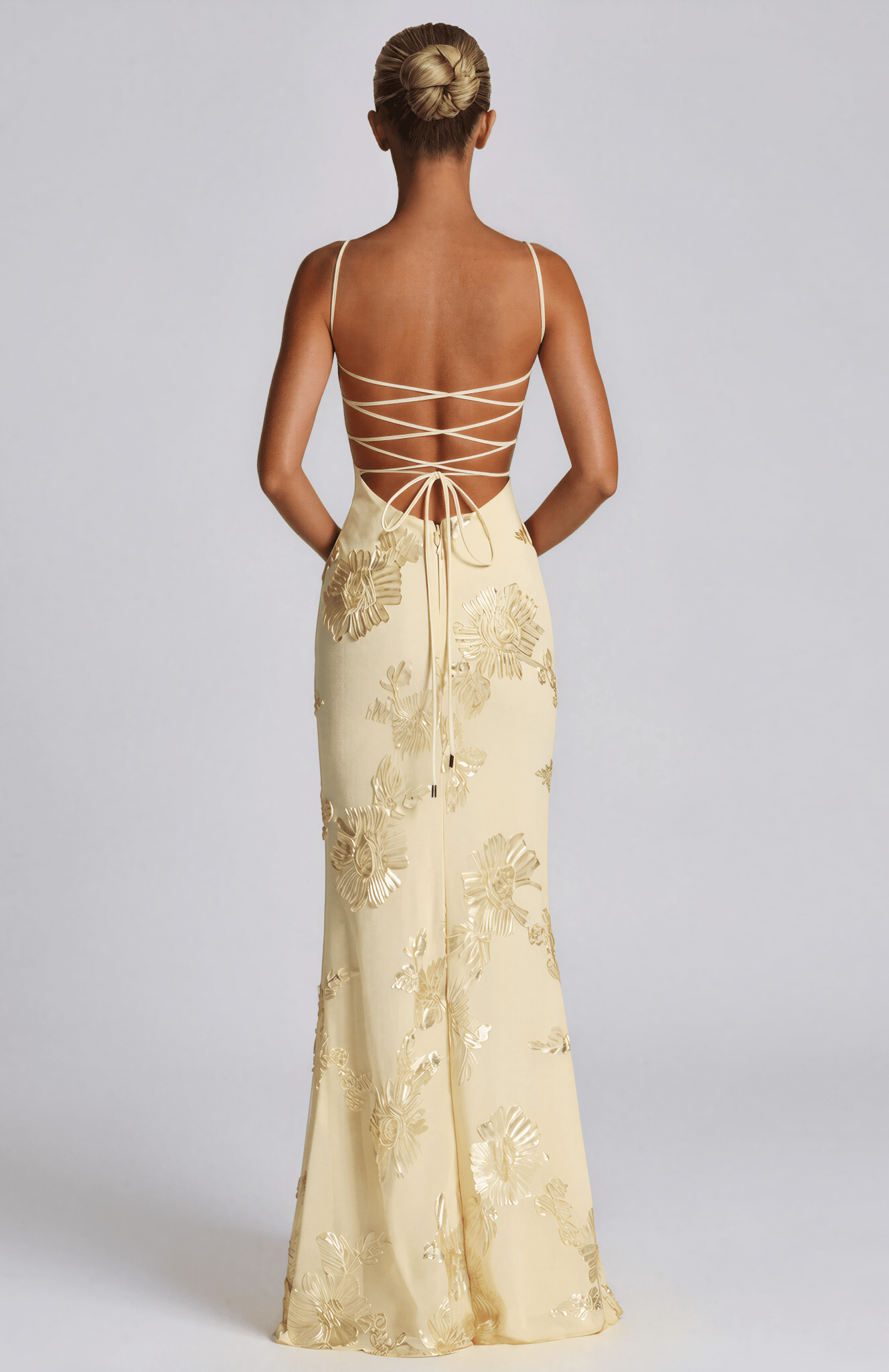 Semi maxi dress - 𝘽𝙖𝙨𝙞𝙘 𝙇𝙞𝙣𝙚