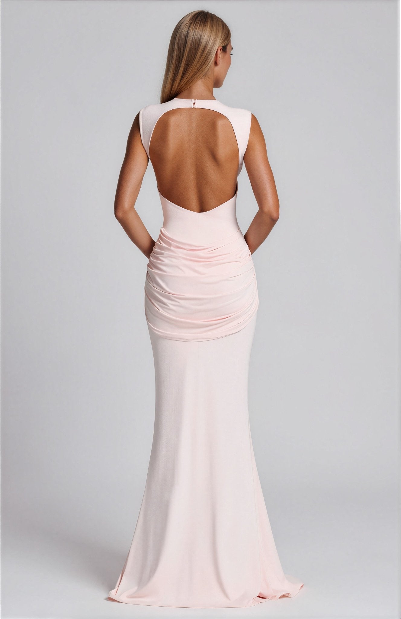 Amara maxi dress - 𝘽𝙖𝙨𝙞𝙘 𝙇𝙞𝙣𝙚