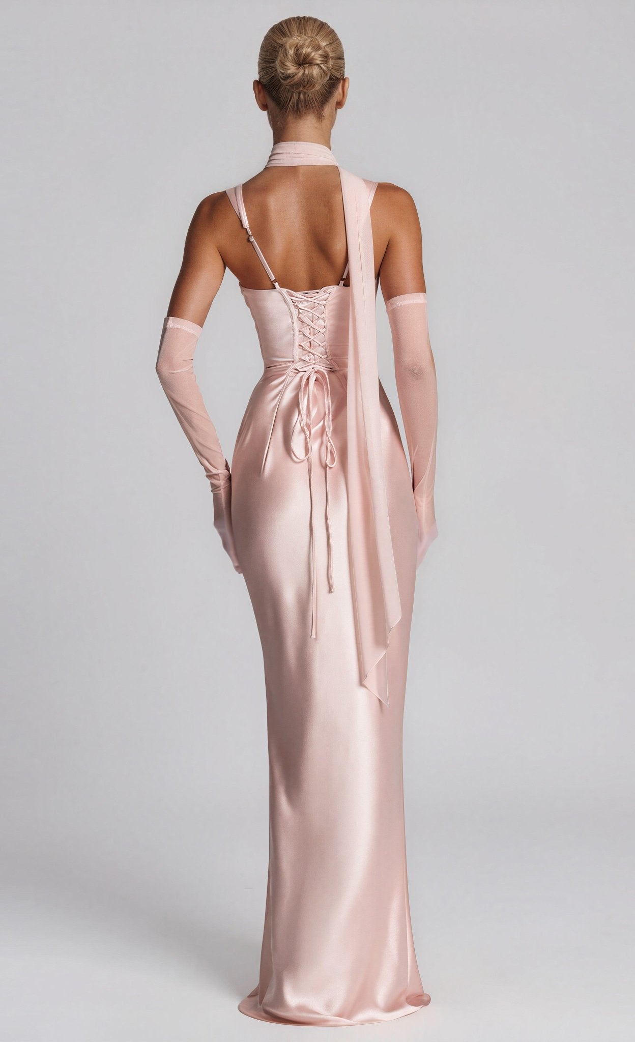 Maze maxi dress - 𝘽𝙖𝙨𝙞𝙘 𝙇𝙞𝙣𝙚
