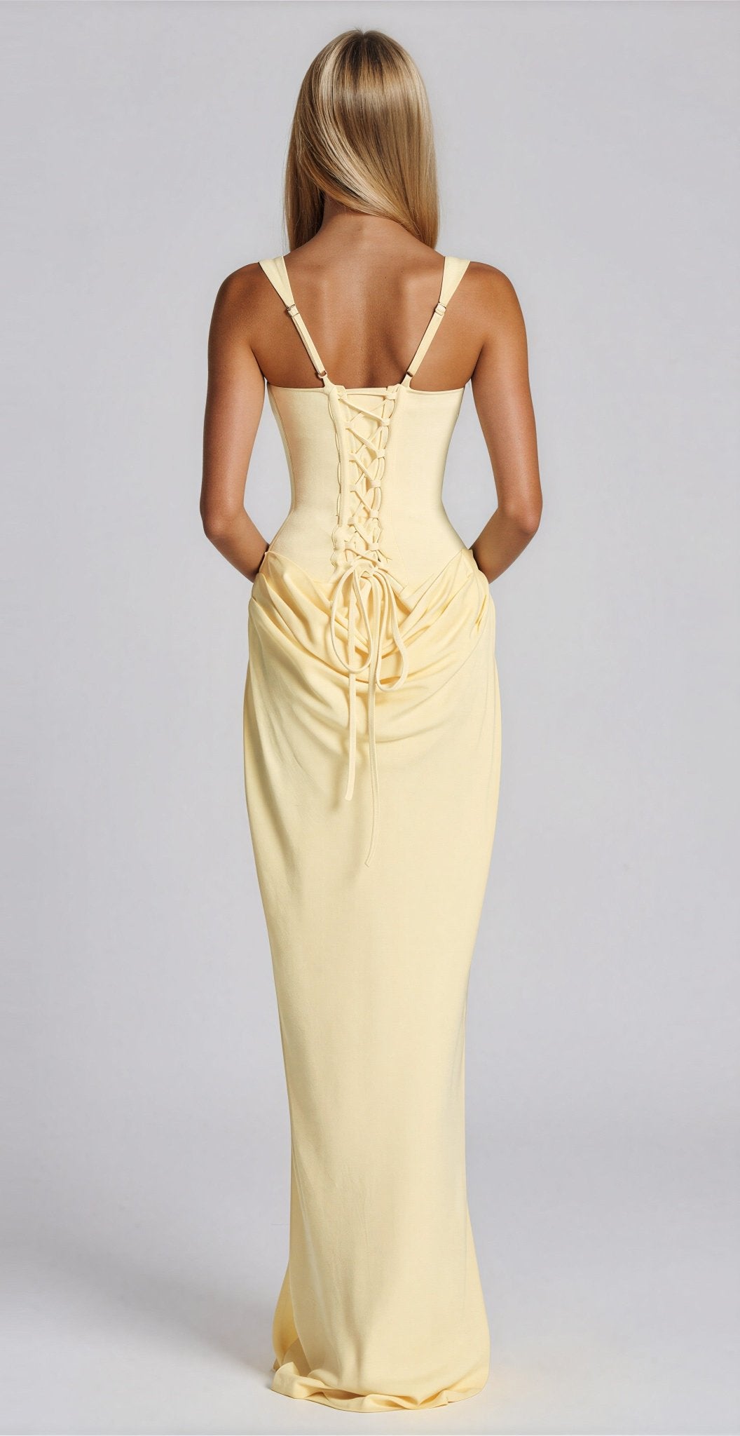 Laura maxi dress - 𝘽𝙖𝙨𝙞𝙘 𝙇𝙞𝙣𝙚