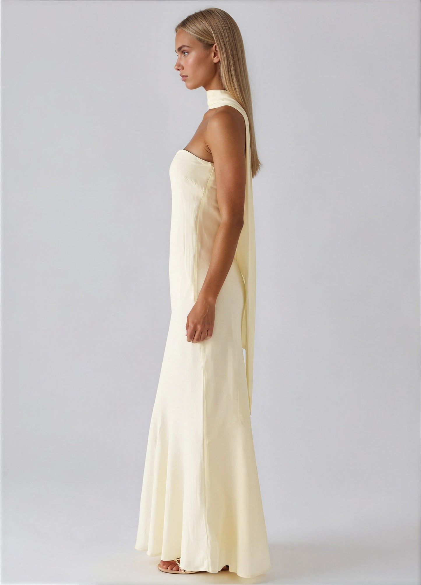 Coral maxi dress - 𝘽𝙖𝙨𝙞𝙘 𝙇𝙞𝙣𝙚