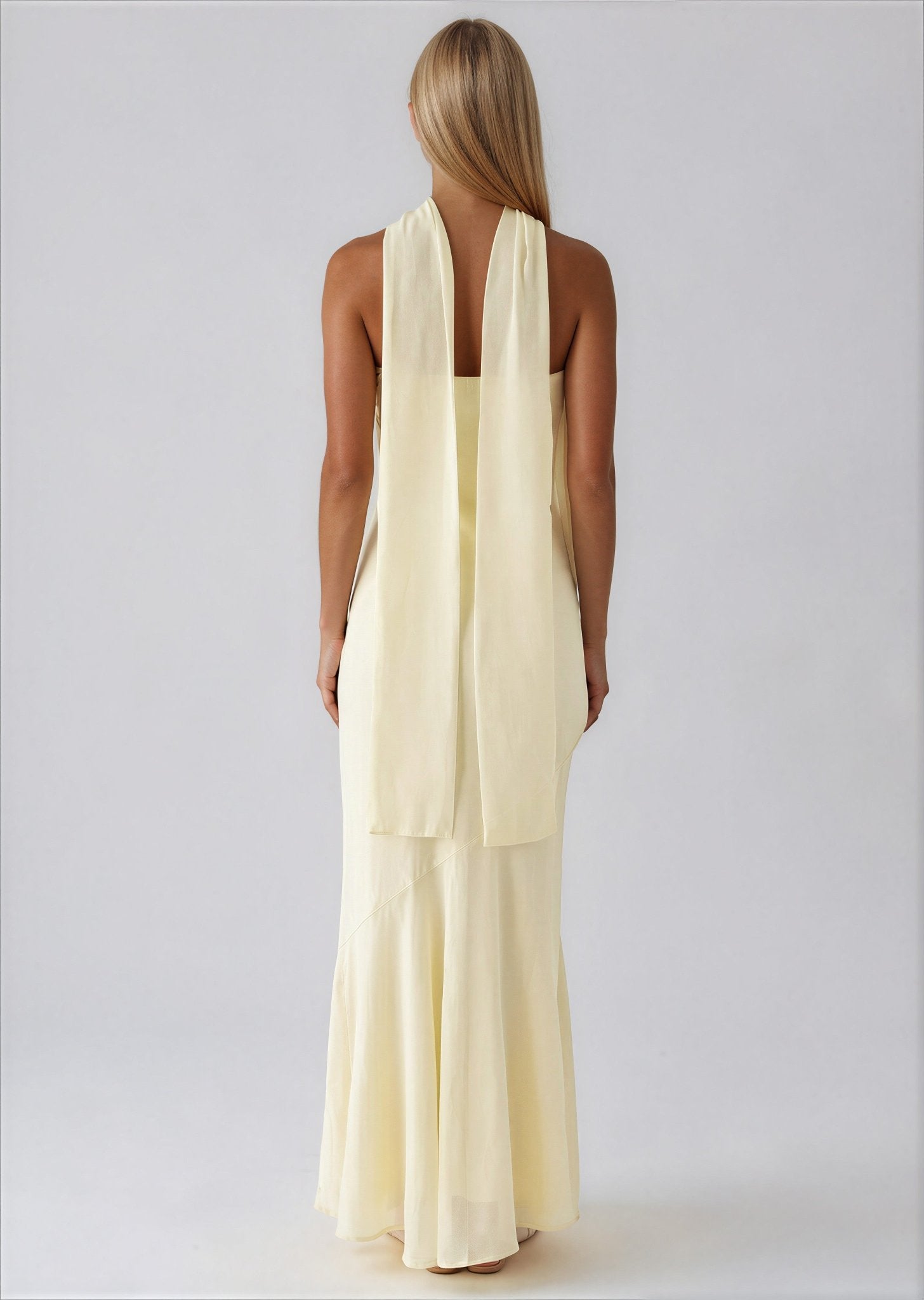 Coral maxi dress - 𝘽𝙖𝙨𝙞𝙘 𝙇𝙞𝙣𝙚