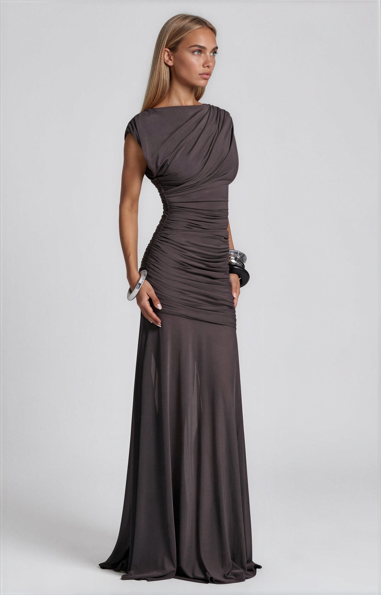 Mor maxi dress - 𝘽𝙖𝙨𝙞𝙘 𝙇𝙞𝙣𝙚