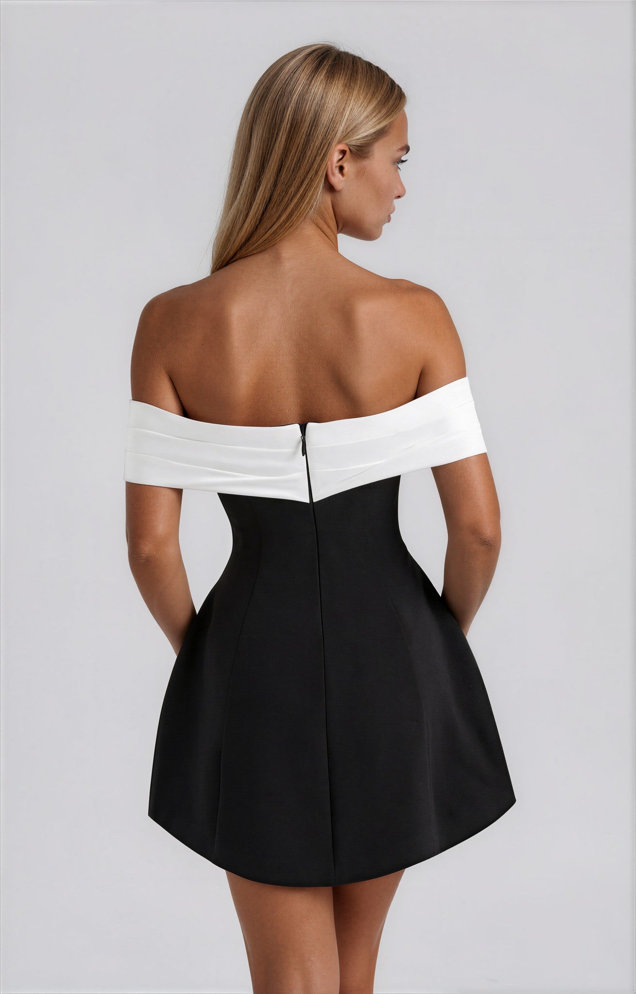 Kylie mini dress - 𝘽𝙖𝙨𝙞𝙘 𝙇𝙞𝙣𝙚