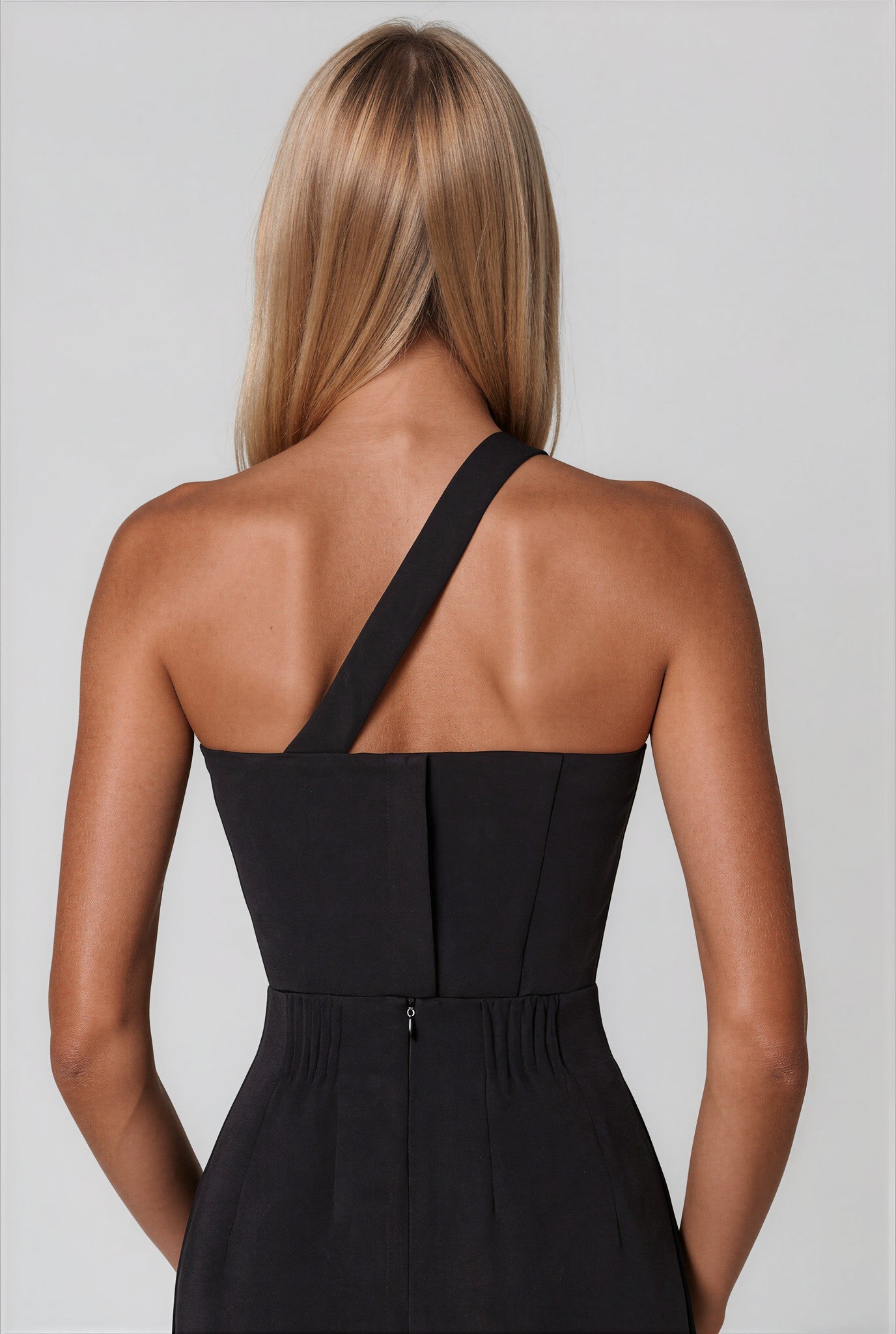 Angela midi dress - 𝘽𝙖𝙨𝙞𝙘 𝙇𝙞𝙣𝙚
