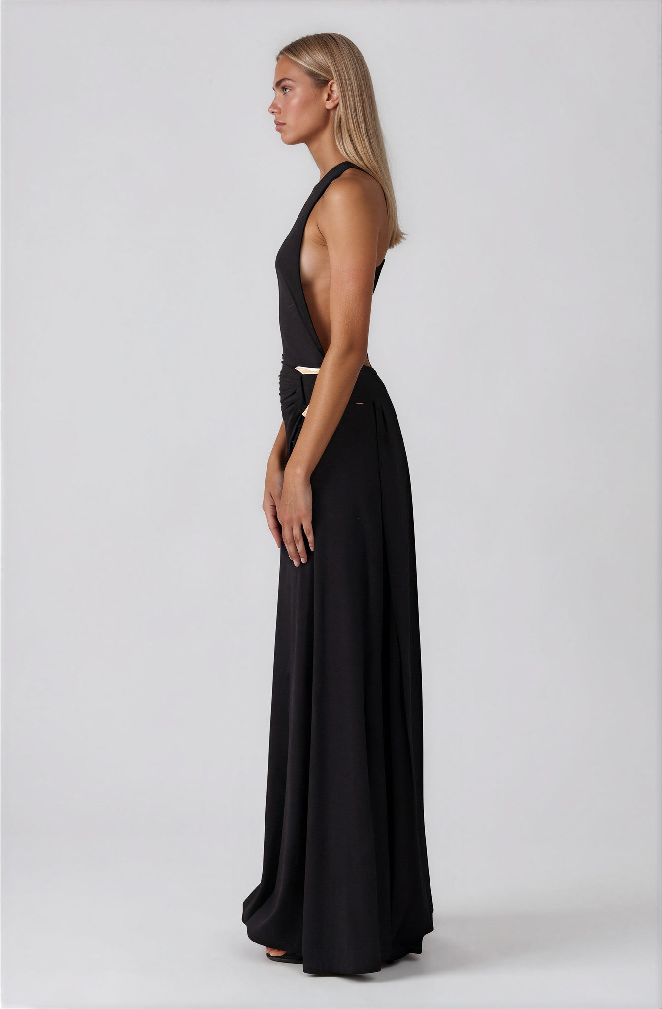 Adel maxi dress - 𝘽𝙖𝙨𝙞𝙘 𝙇𝙞𝙣𝙚