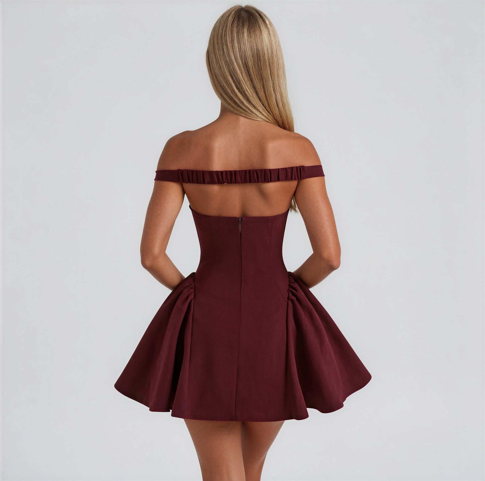 Sofia mini dress - 𝘽𝙖𝙨𝙞𝙘 𝙇𝙞𝙣𝙚