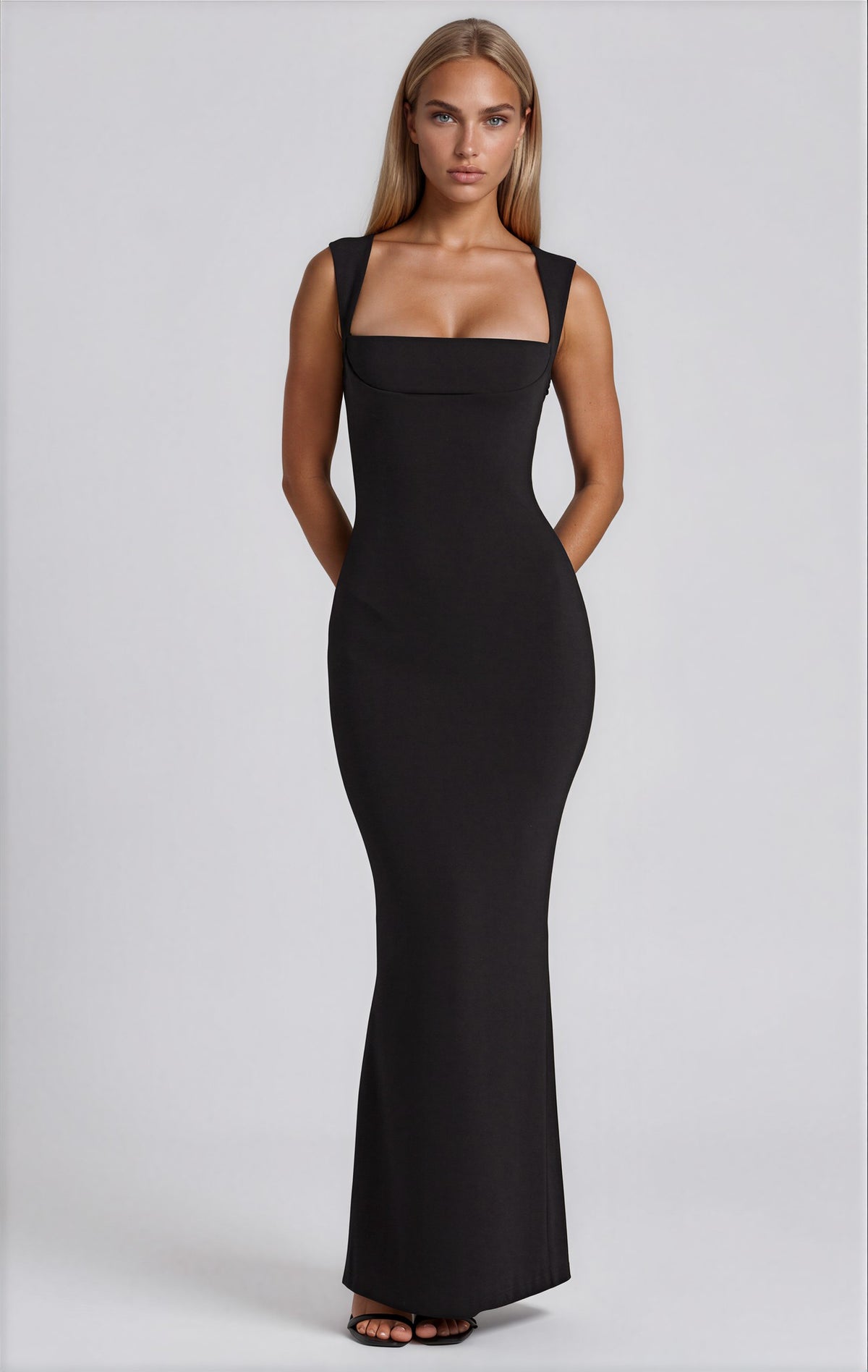 Noya maxi dress - 𝘽𝙖𝙨𝙞𝙘 𝙇𝙞𝙣𝙚