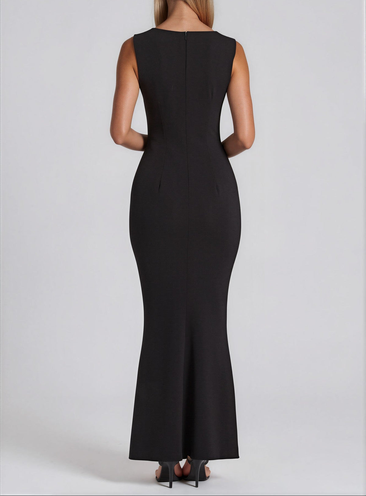 Noya maxi dress - 𝘽𝙖𝙨𝙞𝙘 𝙇𝙞𝙣𝙚