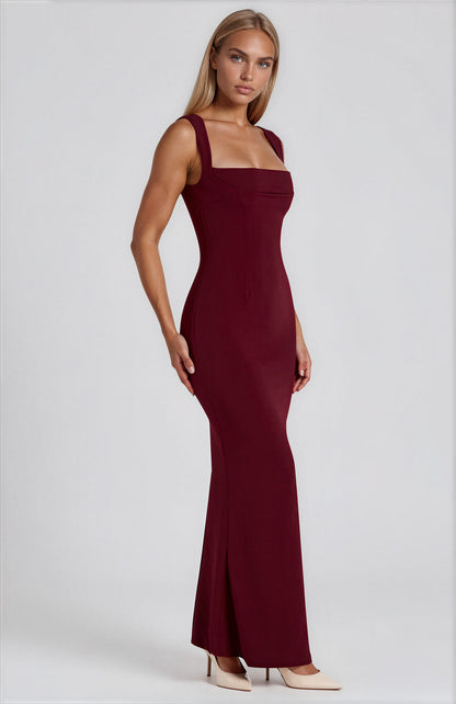 Noya maxi dress - 𝘽𝙖𝙨𝙞𝙘 𝙇𝙞𝙣𝙚