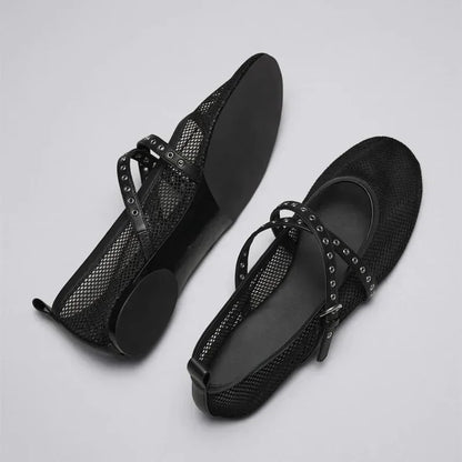 Amit flat shoes