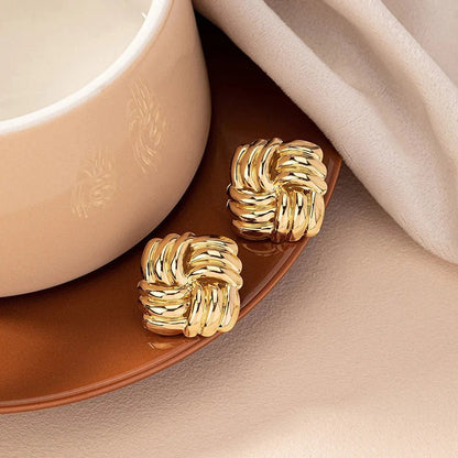 Sari earrings - 𝘽𝙖𝙨𝙞𝙘 𝙇𝙞𝙣𝙚
