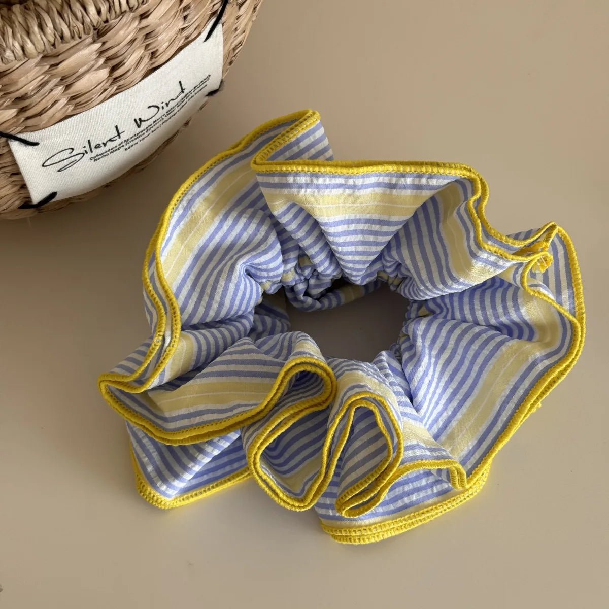 Strip Scrunchie - 𝘽𝙖𝙨𝙞𝙘 𝙇𝙞𝙣𝙚
