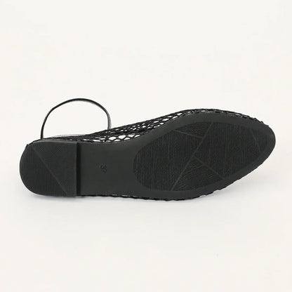 Or flat shoes