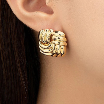 Sari earrings - 𝘽𝙖𝙨𝙞𝙘 𝙇𝙞𝙣𝙚