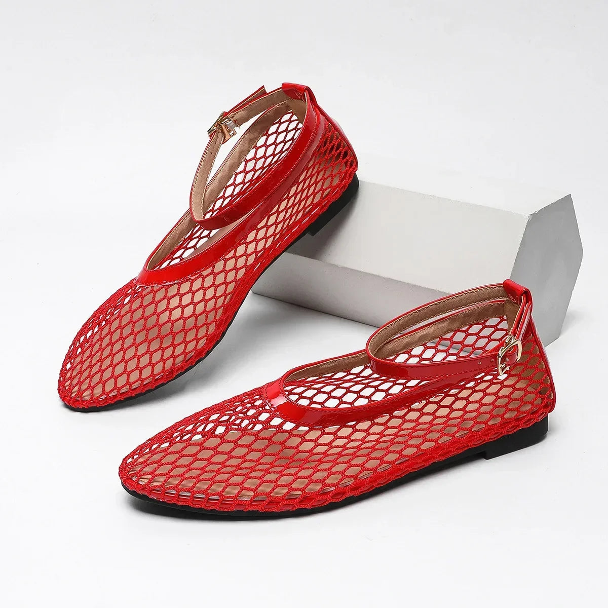 Or flat shoes